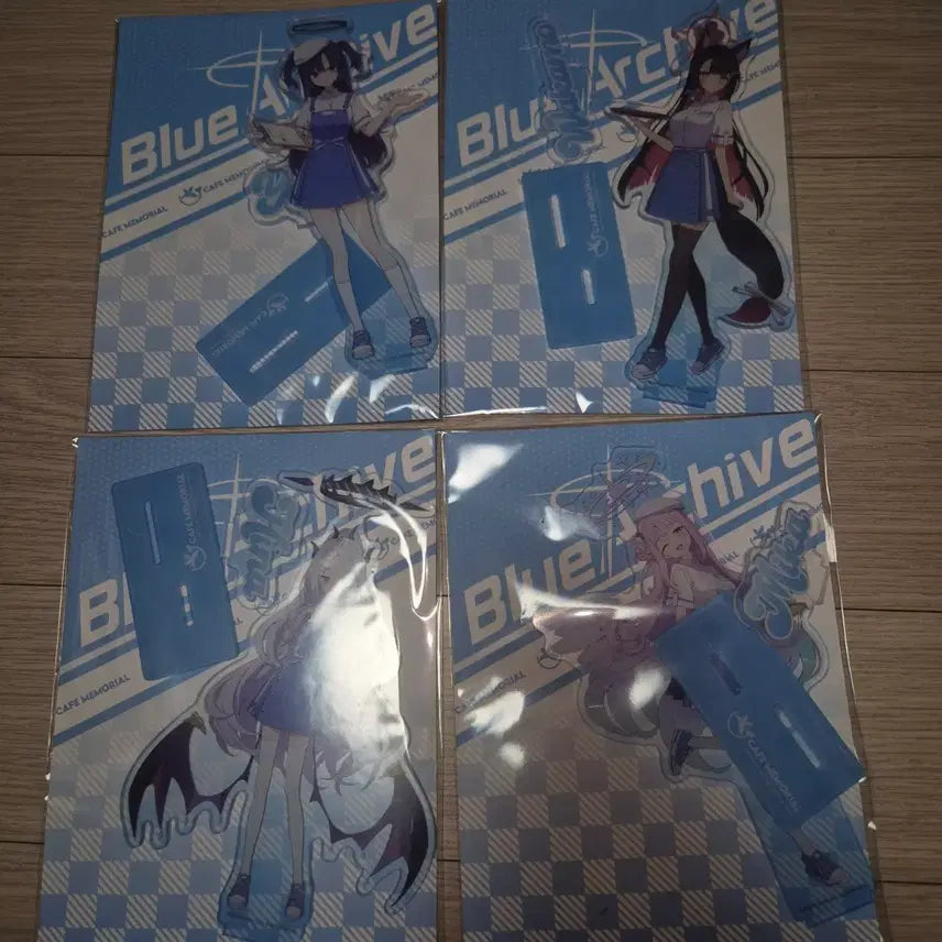 [BUNJANG] Blue Archive Acrylic Stand Set (4 Types) / 블루 아카이브 아크릴 스탠드 4종 세트 카페메모리얼 원가양도