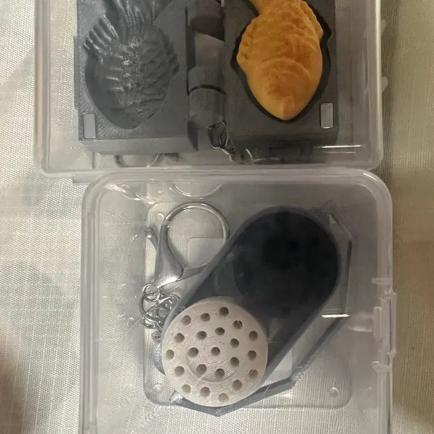 [BUNJANG] Fish-Shaped Bread &amp; Charcoal Briquette Keycap Keyring Set / 붕어빵 연탄 키캡 키링 2개 세트 일괄