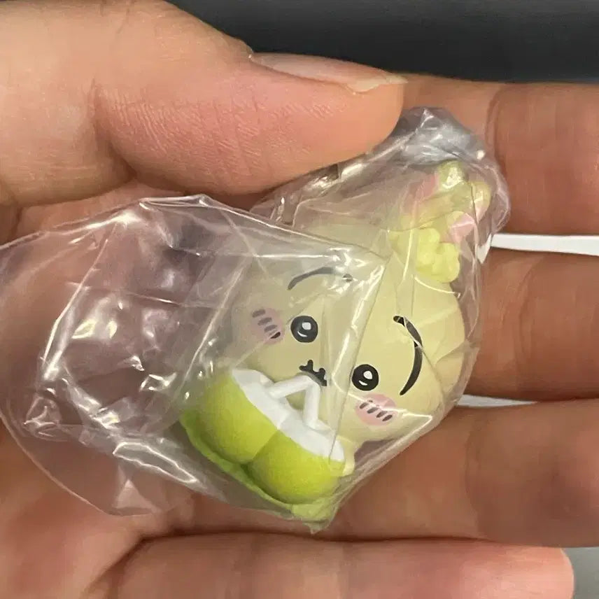 [BUNJANG] Chiikawa Tabemono Usagi Plush / 치이카와 타베모노 우사기