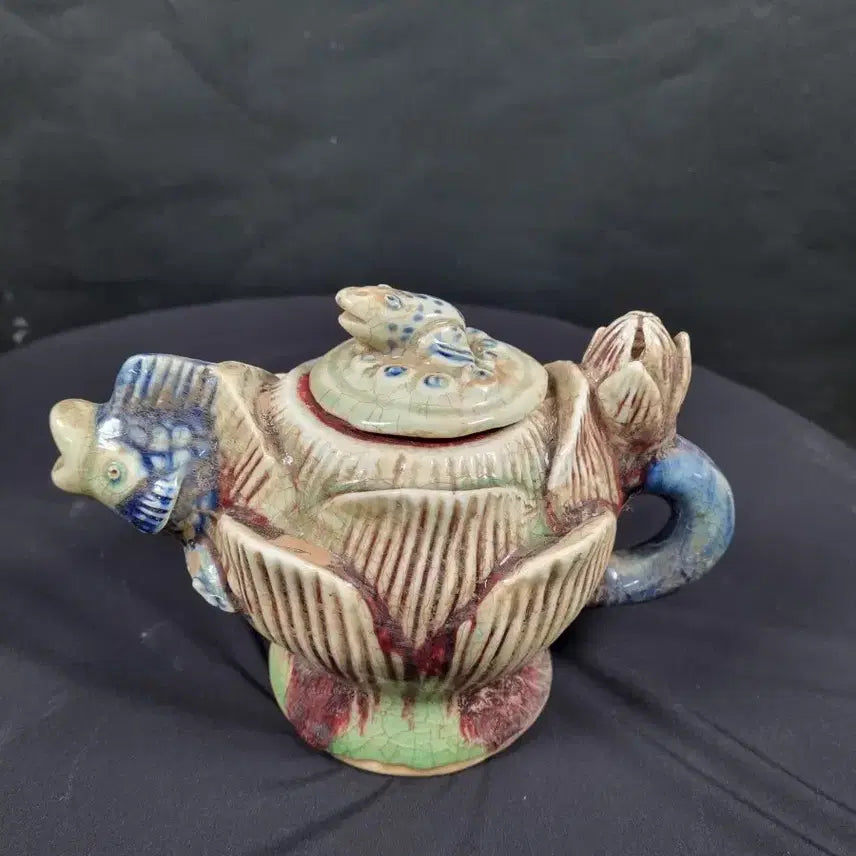 [BUNJANG] Celadon Porcelain Earthenware Teapot with Fish, Dragon, Toad, and Lotus Motifs / 청자 상형 어룡 두꺼비 연화문 주전자