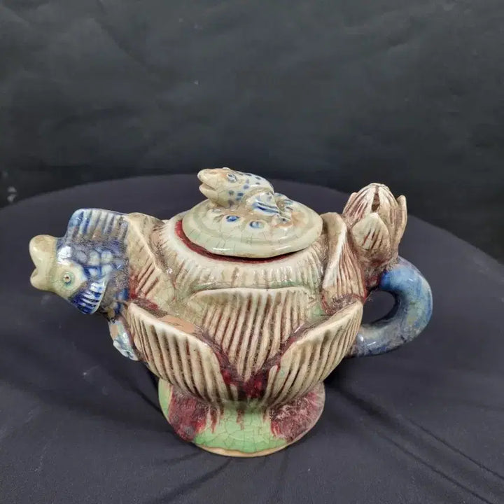 [BUNJANG] Celadon Porcelain Earthenware Teapot with Fish, Dragon, Toad, and Lotus Motifs / 청자 상형 어룡 두꺼비 연화문 주전자