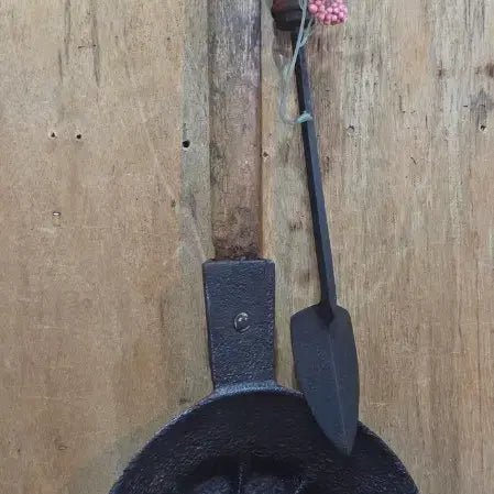[BUNJANG] Antique Cast Iron Charcoal Iron and Branding Iron / 민속품  / 옛날 무쇠 숯다리미와 인두