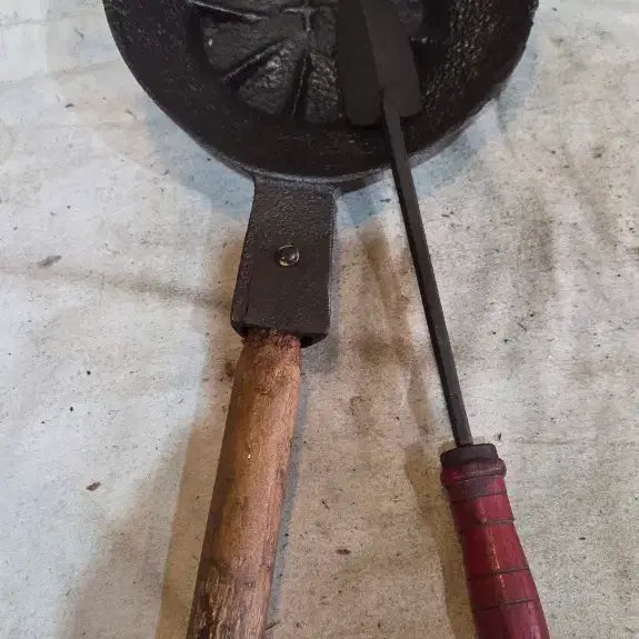 [BUNJANG] Antique Cast Iron Charcoal Iron and Branding Iron / 민속품  / 옛날 무쇠 숯다리미와 인두