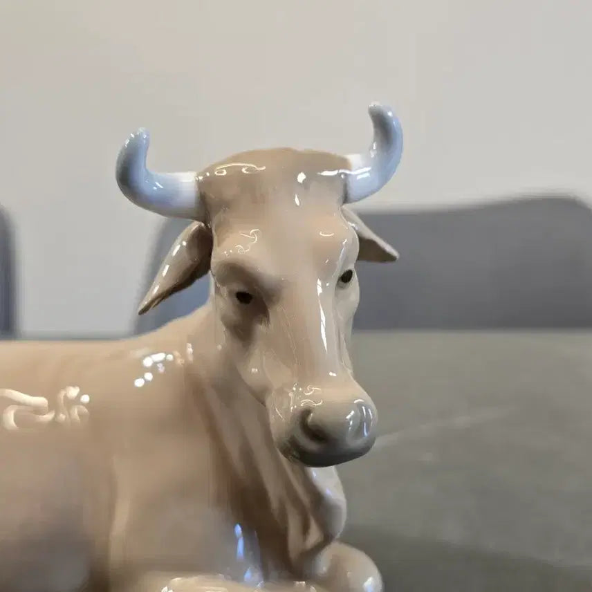 [BUNJANG] Yadro "Lying Cow" Figurine / 야드로 나오 "누워있는 소" 피겨린
