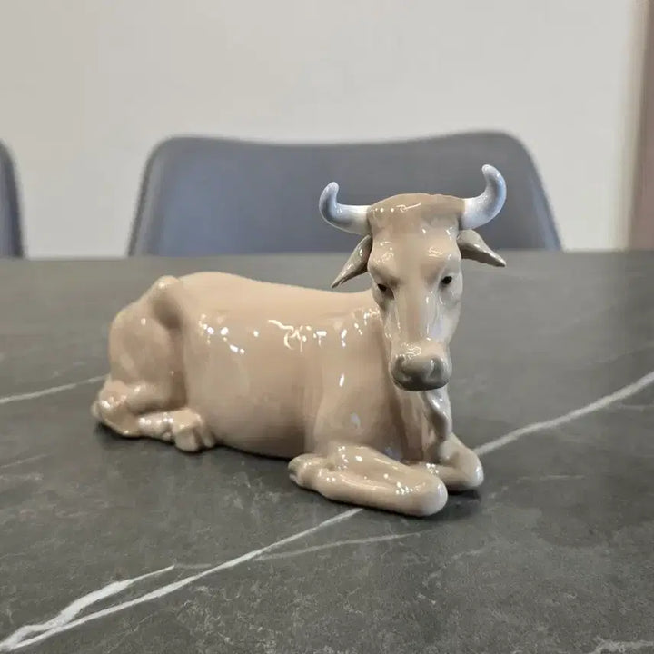[BUNJANG] Yadro "Lying Cow" Figurine / 야드로 나오 "누워있는 소" 피겨린