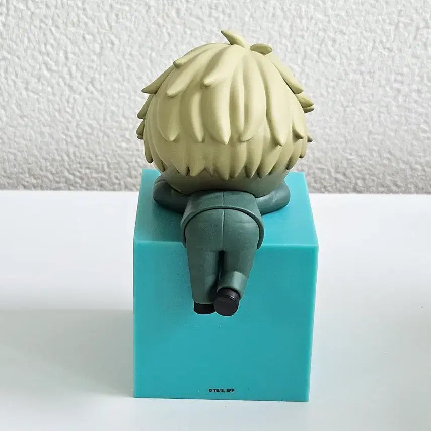 [BUNJANG] Spy x Family Loid Hikkake Figure / 스파이패밀리 로이드 힛카케 피규어