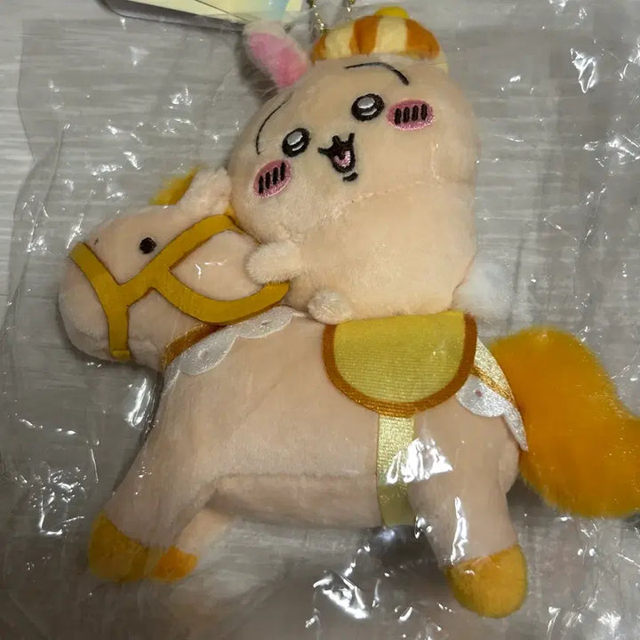 [BUNJANG] Artverse Chiikawa Usagi Hachiware Carousel Mascot Rare / 홍콩 아티버스 치이카와 우사기 하치와레 목마 마스코트 마코 희귀 치이카와