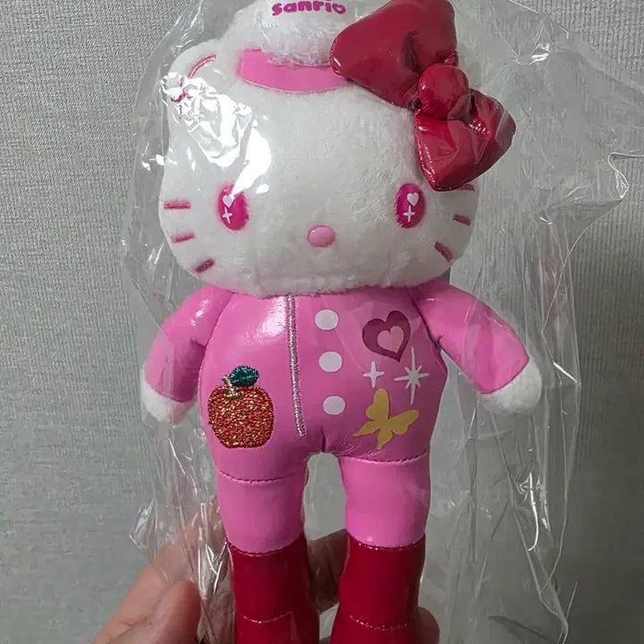 [BUNJANG] Sanrio Harajuku Limited Edition Hello Kitty Doll Keychain / 산리오 하라주쿠 한정 키티 인형 키링