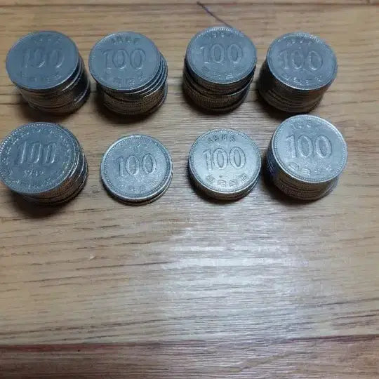[BUNJANG] 100 Won Coin Assortment (1973-1989) / 100원 동전 (1973년~1989년)