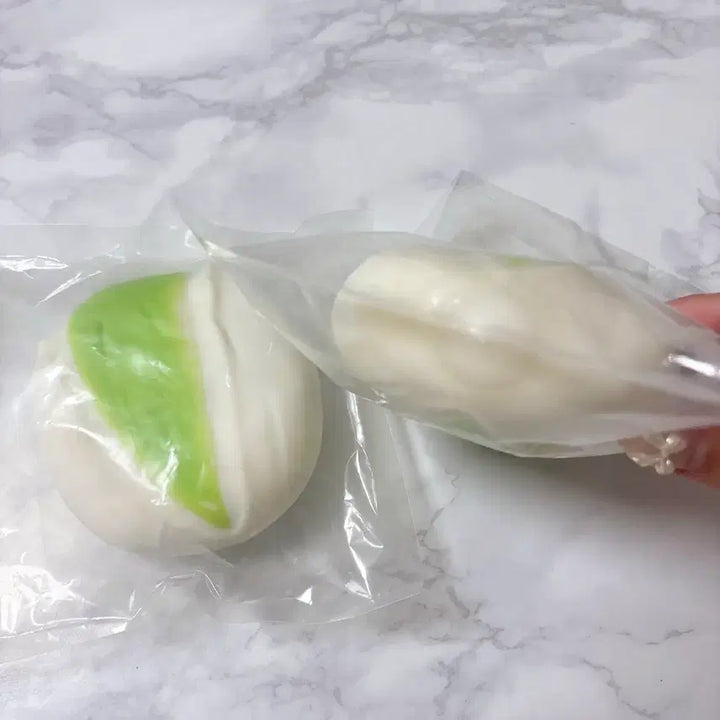 [BUNJANG] Mallang Pocket Old Version Pistachio Crunch Slimey Squishy / 말랑포켓 구버전 피스타치오 크런치 슬랑이 말랑이 타오바오 샤오홍슈 스퀴시 키덜트 슬라임 이형피 글로리영 구피쵸