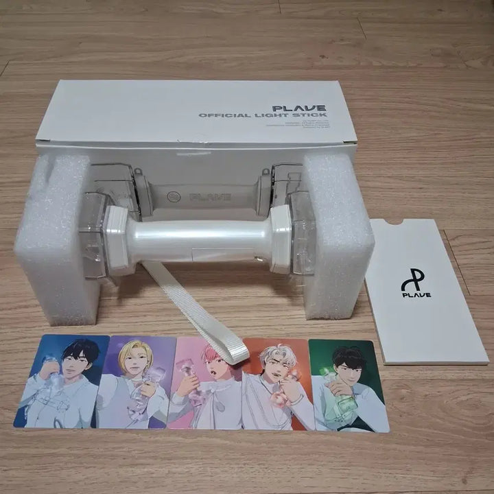 [BUNJANG] PLAVE Official Lightstick &amp; Photocard Set / 플레이브 응원봉, 포카 세트