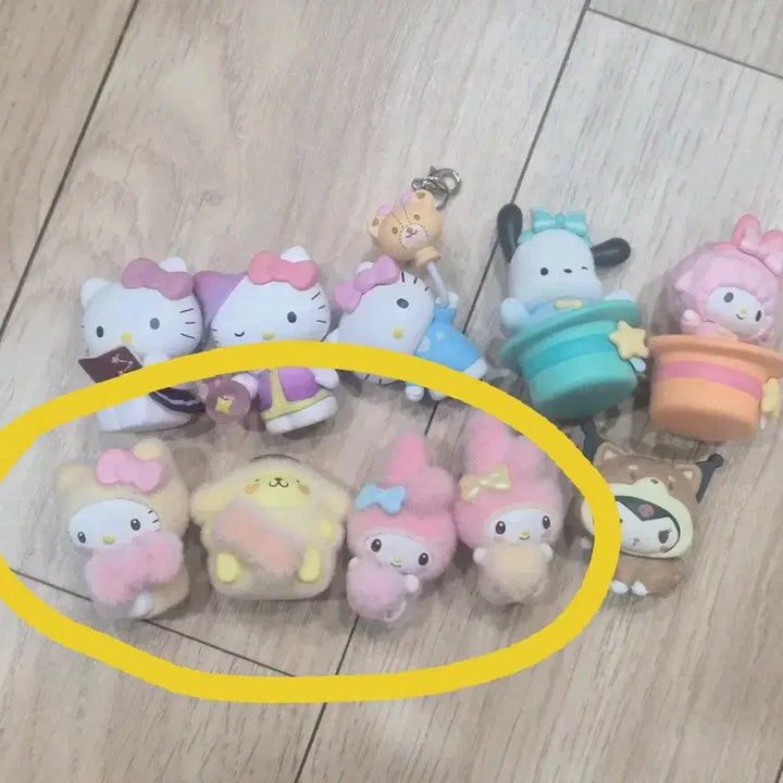 [BUNJANG] Sanrio Fluffy Rice Ball Figure Bundle (Hello Kitty, Pompompurin, My Melody) / 산리오 복슬이 쌀알 피규어 4개일괄 (헬로키티,폼폼푸린,마이멜로디)