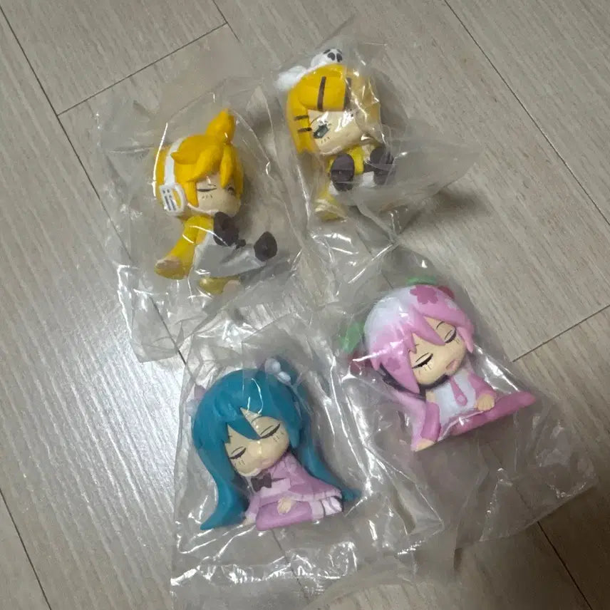 [BUNJANG] Vocaloid Bandai Shoulder Gacha Figure Bundle Set / 일괄)보컬로이드 반다이 어깨쿵 가챠 피규어