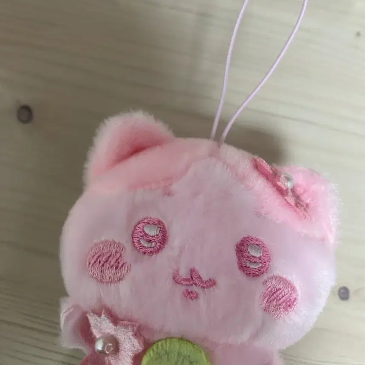 [BUNJANG] Chiikawa Cherry Blossom (Hachi) Keyring / 치이카와 벚꽃 (하치) 키링