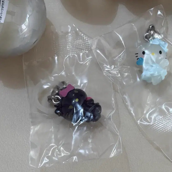 [BUNJANG] Bandai Hello Kitty Devil &amp; Angel Capsule Toys Bundle / (일괄판매) 반다이 헬로키티 메지루시 악마, 천사