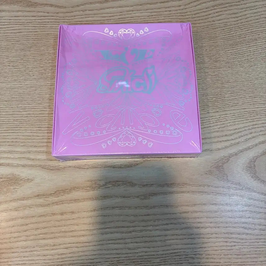 [BUNJANG] IVE Love Dive Switch Version Case (Minor Damage) / 아이브 스위치 해야 loved 버전 케이스 눌림 비닐뜯김 하자)