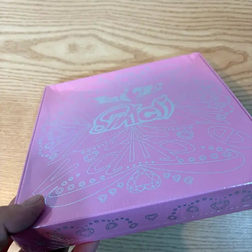 [BUNJANG] IVE Love Dive Switch Version Case (Minor Damage) / 아이브 스위치 해야 loved 버전 케이스 눌림 비닐뜯김 하자)