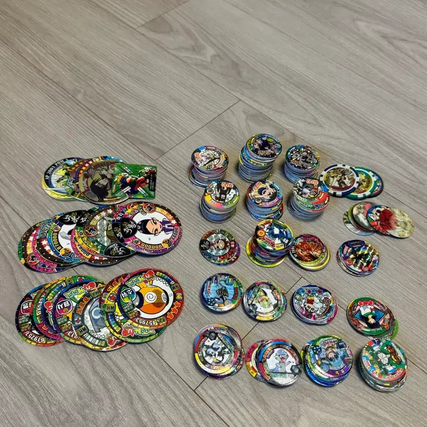 [BUNJANG] Assorted Paper Ttakji - Naruto, Yu-Gi-Oh!, and More / 나루토 유희왕 등 종이 딱지