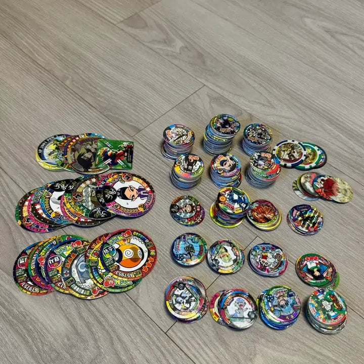 [BUNJANG] Assorted Paper Ttakji - Naruto, Yu-Gi-Oh!, and More / 나루토 유희왕 등 종이 딱지