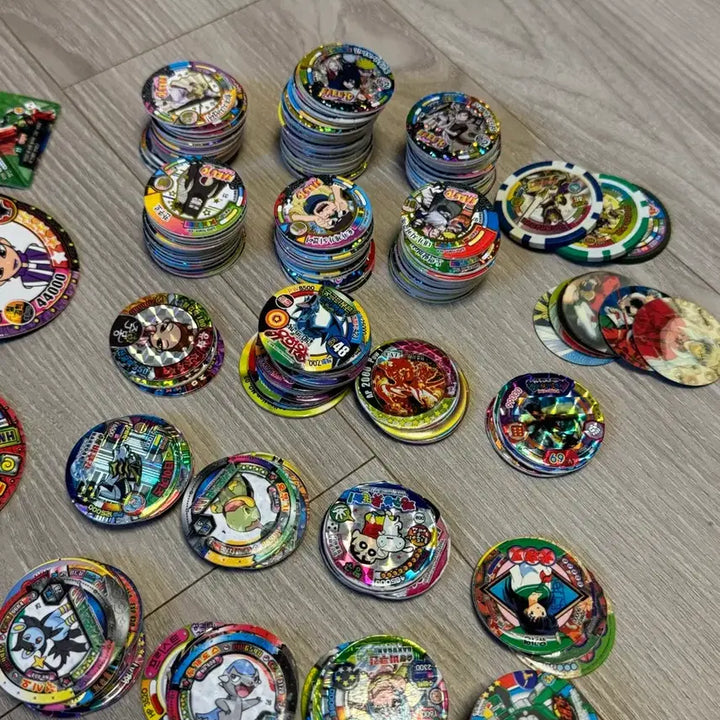 [BUNJANG] Assorted Paper Ttakji - Naruto, Yu-Gi-Oh!, and More / 나루토 유희왕 등 종이 딱지