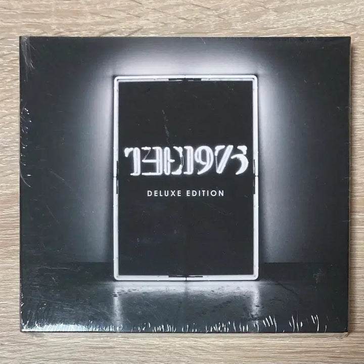 [BUNJANG] The 1975 The 1975 [2CD Deluxe Edition] Sealed / The 1975 - The 1975 [2CD 디럭스 버전] 미개봉