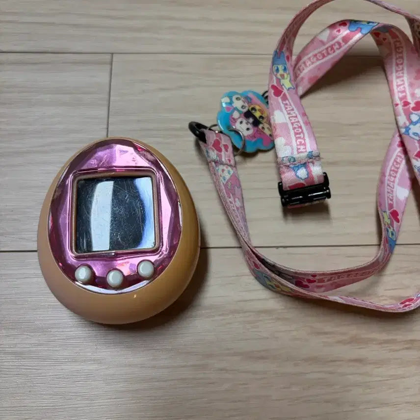 [BUNJANG] Tamagotchi iD Pink / 다마고치 iD