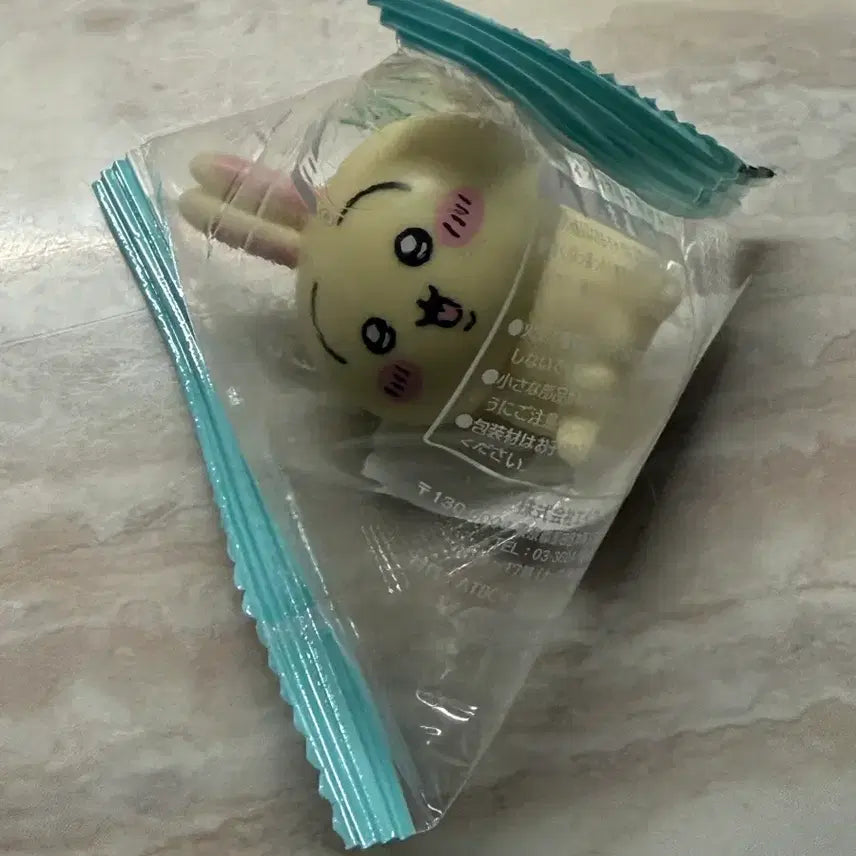 [BUNJANG] Chiikawa Usagi Figure / 치이카와 먼작귀 우사기 피규어