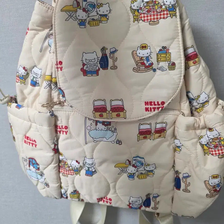[BUNJANG] ACCOMMODE Sanrio Hello Kitty Quilted Backpack / 키티 퀼팅배낭 ACCOMMODE 아코모데 Sanrio 키티 가방