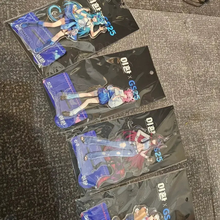 [BUNJANG] Leehwan GS25 Collaboration Acrylic Stand 4 Types Bundle Set / 이환 GS25 아크릴 스탠드 4종 일괄판매