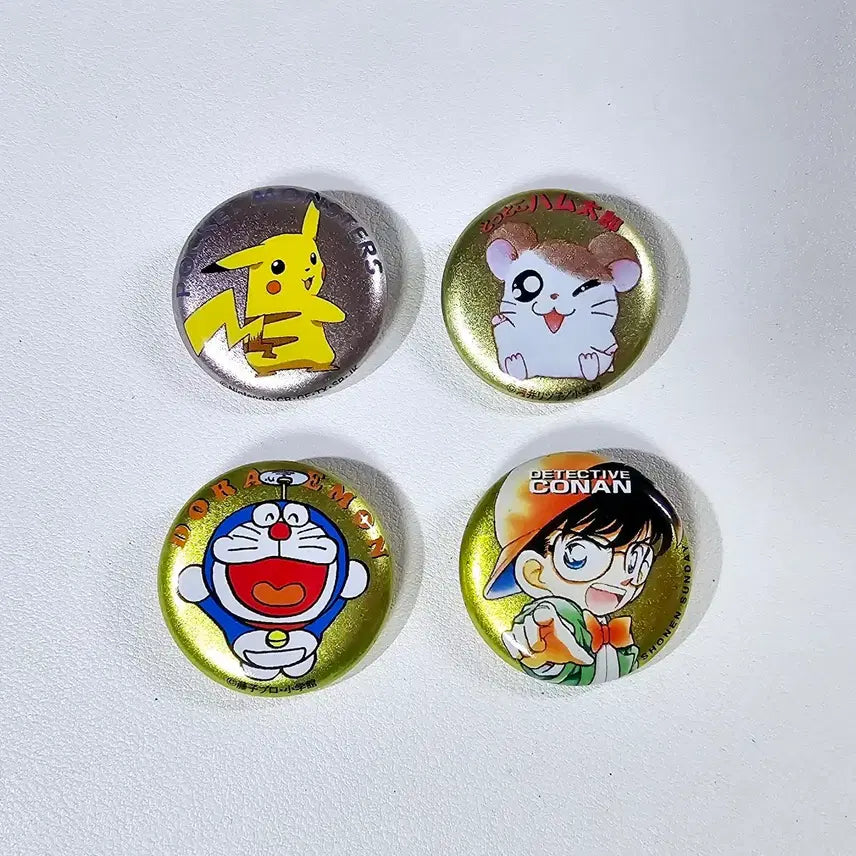 [BUNJANG] Shogakukan 2001 Anime Collaboration Pinback Button Set (Conan, Pokémon, Hamtaro, Doraemon) / [비매품] 2001년 쇼가쿠칸 캔뱃지 세트 (코난,포켓몬,햄토리,도라에몽)
