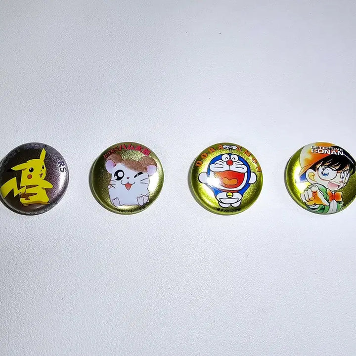 [BUNJANG] Shogakukan 2001 Anime Collaboration Pinback Button Set (Conan, Pokémon, Hamtaro, Doraemon) / [비매품] 2001년 쇼가쿠칸 캔뱃지 세트 (코난,포켓몬,햄토리,도라에몽)