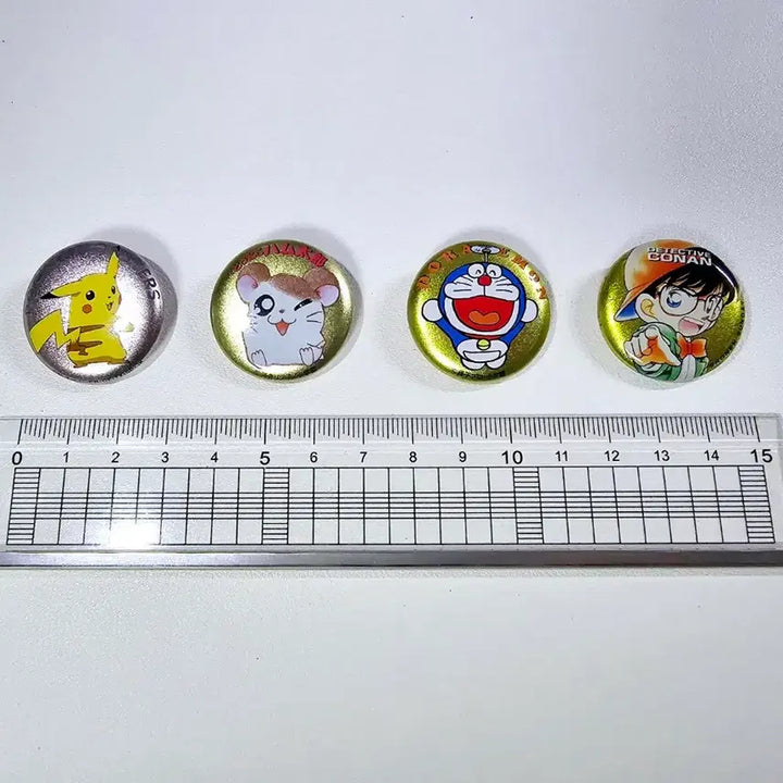 [BUNJANG] Shogakukan 2001 Anime Collaboration Pinback Button Set (Conan, Pokémon, Hamtaro, Doraemon) / [비매품] 2001년 쇼가쿠칸 캔뱃지 세트 (코난,포켓몬,햄토리,도라에몽)