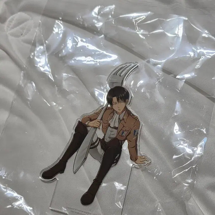 [BUNJANG] Attack on Titan Levi Ackerman Acrylic Standee (Base Not Included) / 진격의 거인 리바이 아크릴 스탠드 오와예님 진격거 밥병장