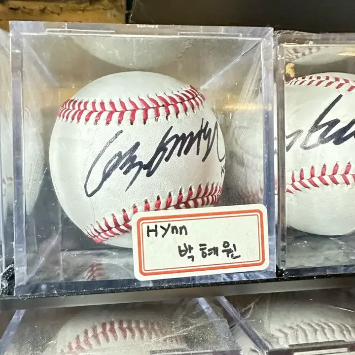 [BUNJANG] Park Hye-won Signed Ball / 가수 흰 박혜원 싸인볼