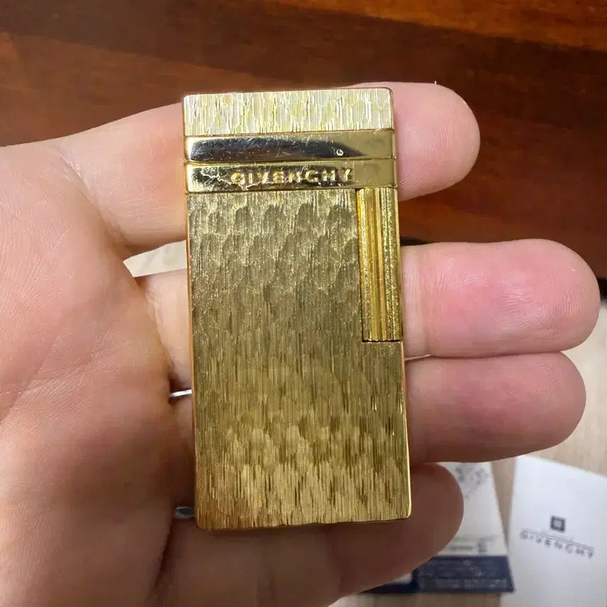 [BUNJANG] Givenchy Authentic Lighter / 지방시 정품 라이터
