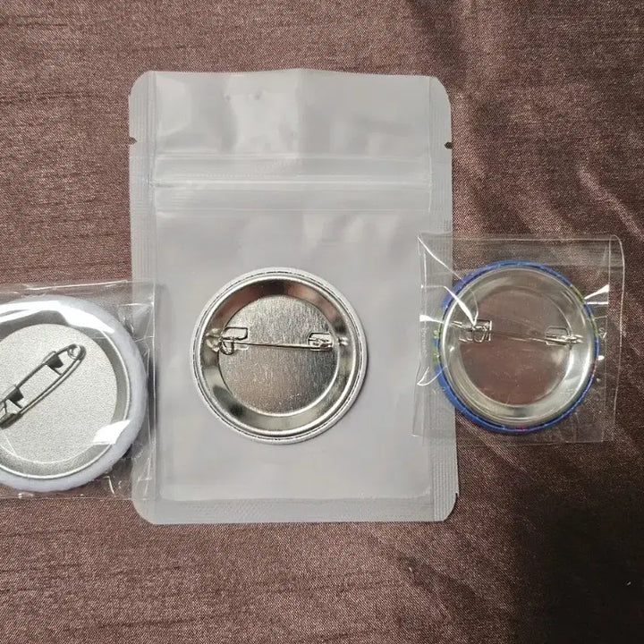 [BUNJANG] CHOI YOON (THE BOYZ) Pin Button Set / 최요원 핀버튼 말랑핀버튼 괴담출근 괴출
