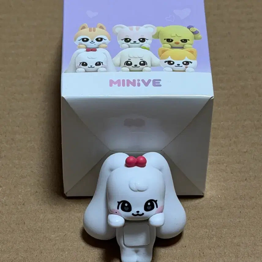 [BUNJANG] IVE Minive Cherry Hipper Figure / 아이브 미니브 체리 히퍼