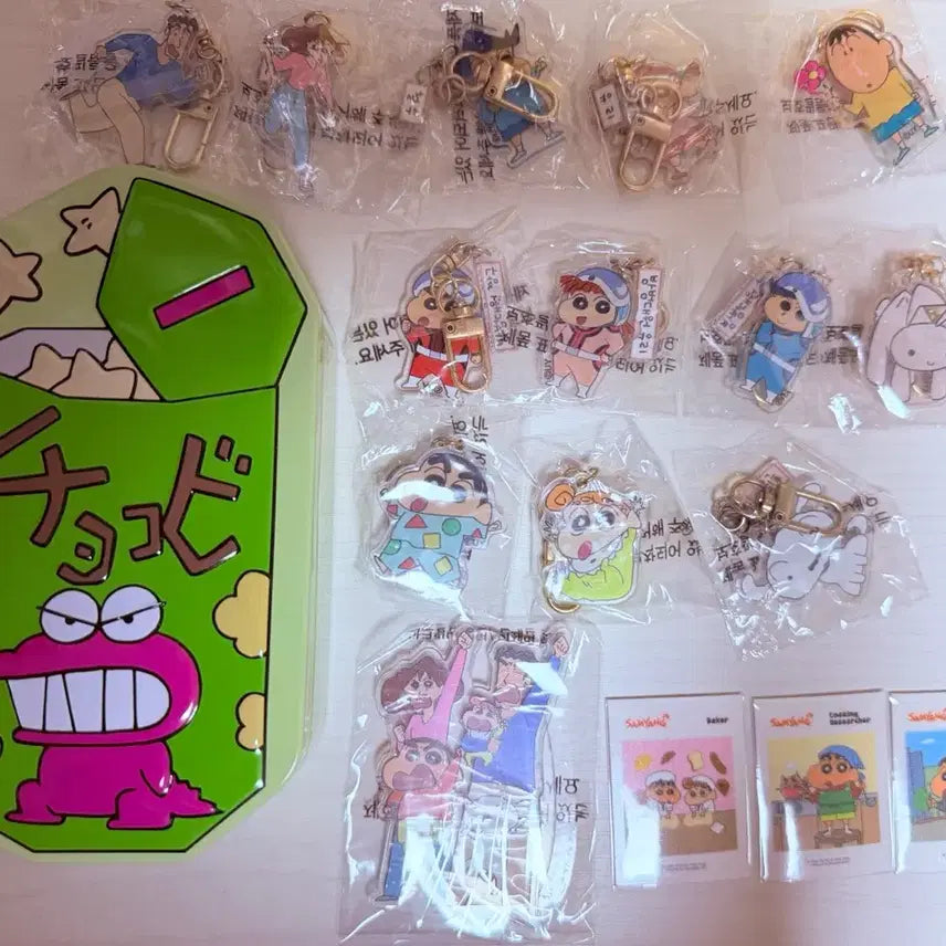 [BUNJANG] Crayon Shin-chan Acrylic Stand &amp; Keychain Bundle Set / 짱구 아크릴 스탠드, 아크릴 키링 판매(일괄)