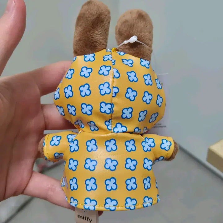 [BUNJANG] Miffy Rainy Day Melanie Plush Keychain / 새상품) 미피 인형 키링 우비 멜라니