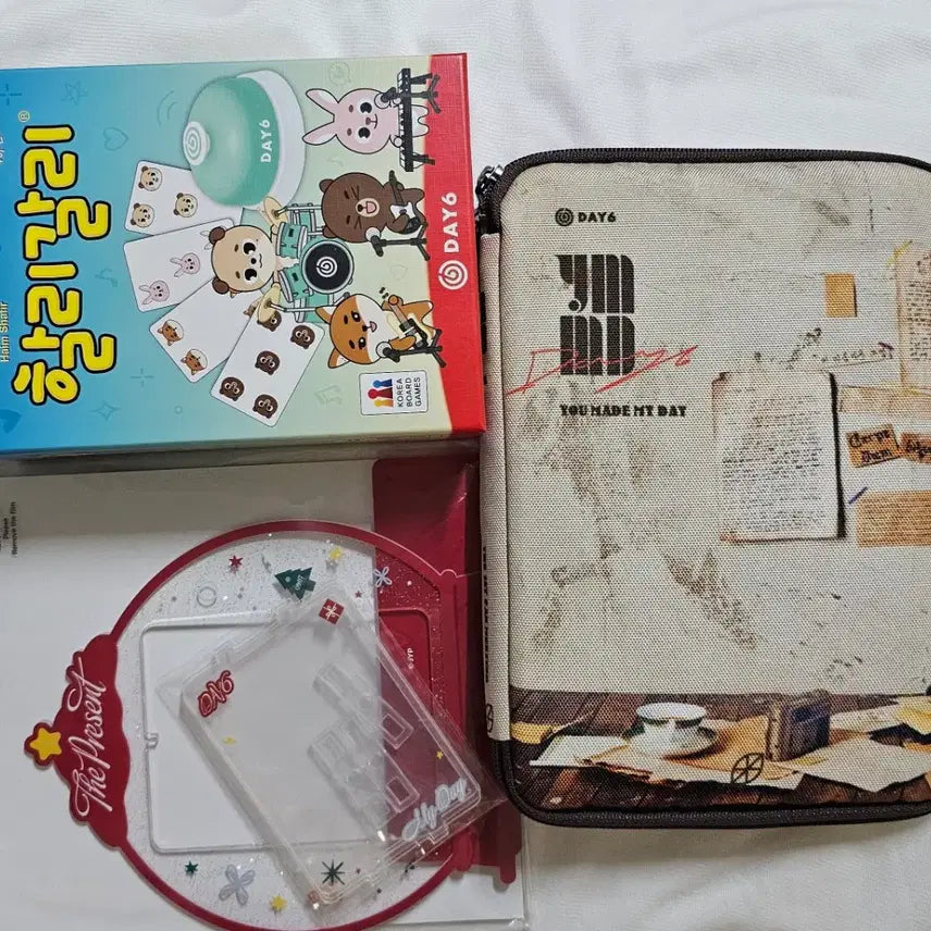 [BUNJANG] Day6 Book Pouch &amp; Hollys Acrylic Stand / 데이식스 북파우치 할리갈리 아크릴스탠드