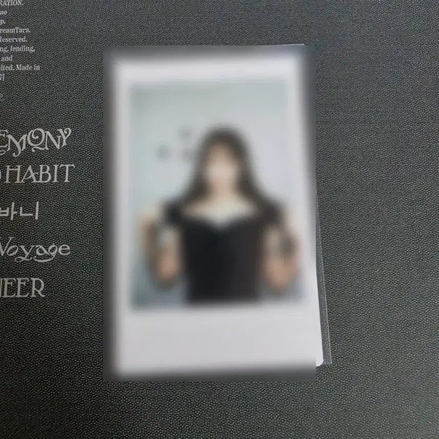 [BUNJANG] QWER Siyeon Signed Polaroids Ceremony Ver. / QWER 시연 세레머니 싸인 폴라로이드