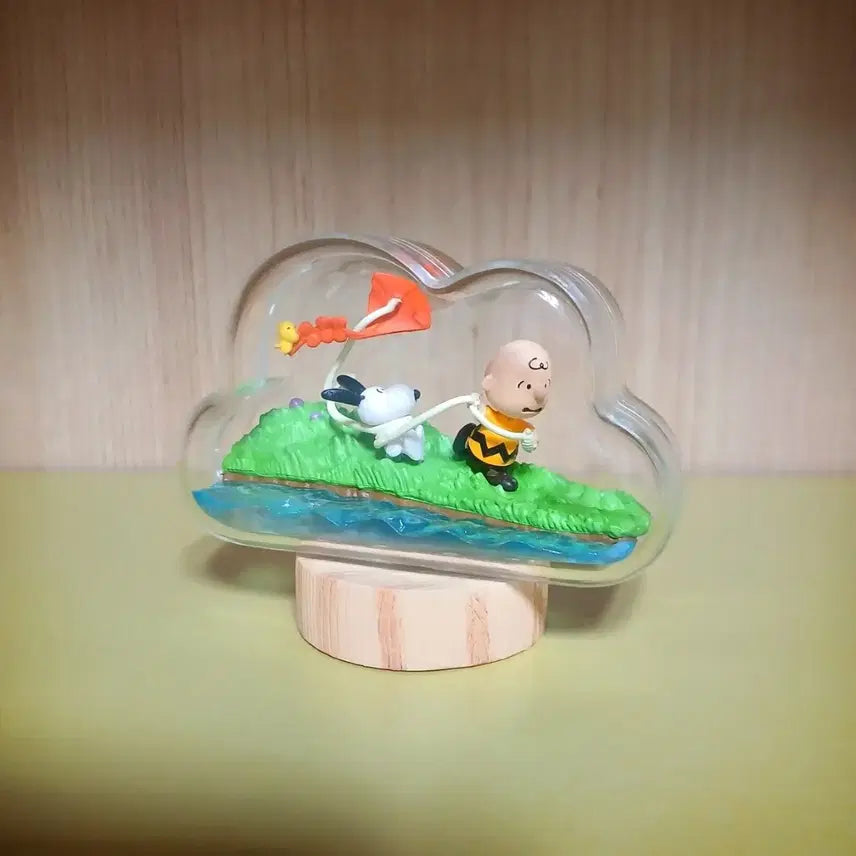 [BUNJANG] Snoopy &amp; Charlie Brown Kite Flying Dome Figure / 스누피 찰리브라운 연날리기 돔 피규어