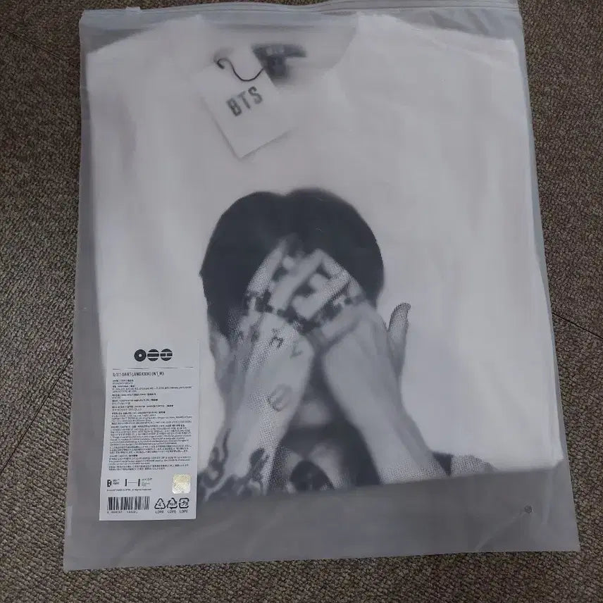 [BUNJANG] BTS Jungkook S/S T-Shirt Size M / BTS  정국 S/S 반팔티 사이즈 M (무료배송)