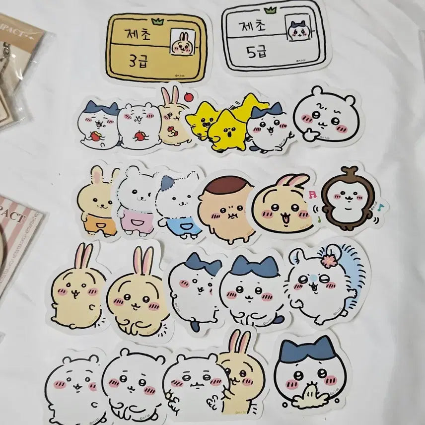 [BUNJANG] Chiikawa Die-Cut Mini Sticker Bundle (Usagi, Hachiwara, Momonga) / 치이카와 다이컷 미니 스티커 일괄 우사기 하치와레 제초자격증 모몽가