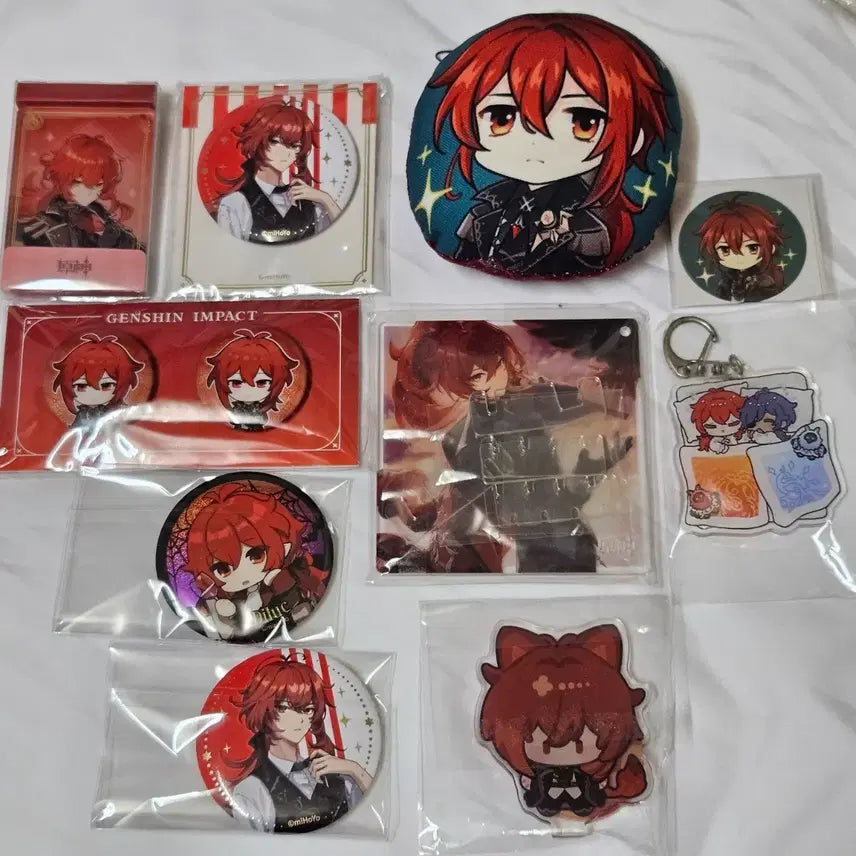 [BUNJANG] Genshin Impact Diluc Goods Bundle / 원신 다이루크 굿즈 캔뱃지 키링 아크릴 외 일괄