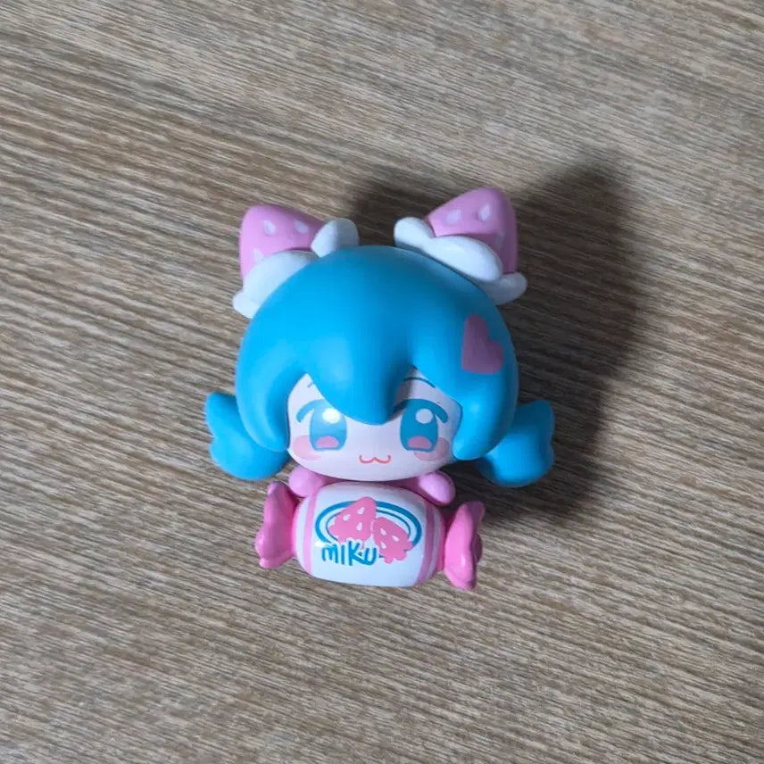 [BUNJANG] Hatsune Miku Fruit Candy Strawberry Candy Figure / 하츠네미쿠 과일 사탕 피규어 딸기사탕