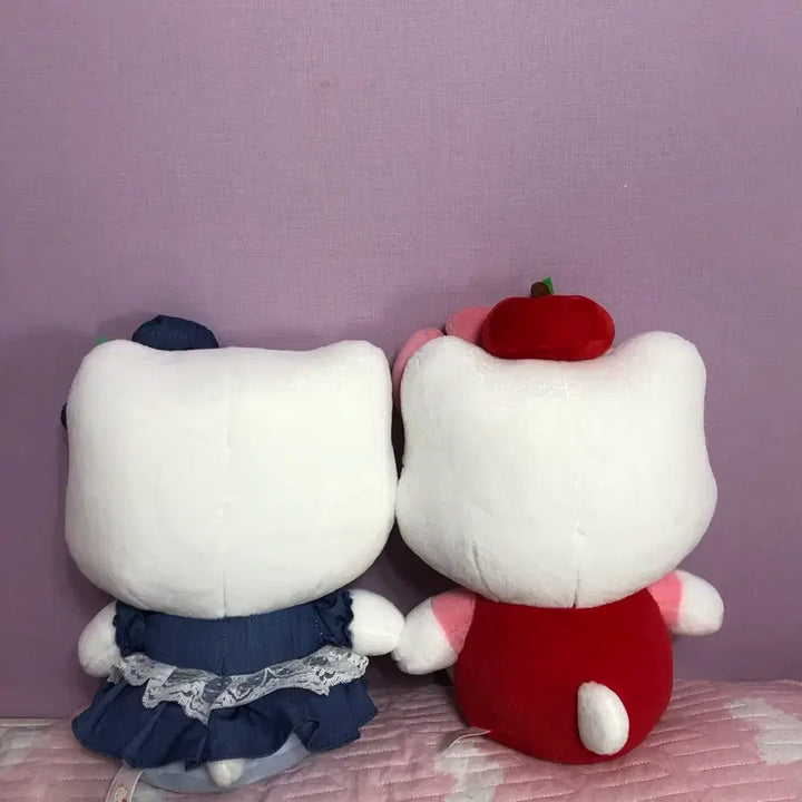 [BUNJANG] Hello Kitty Plush Set (2 Pieces, New) / 헬로키티 인형 2개 세트(새상품)