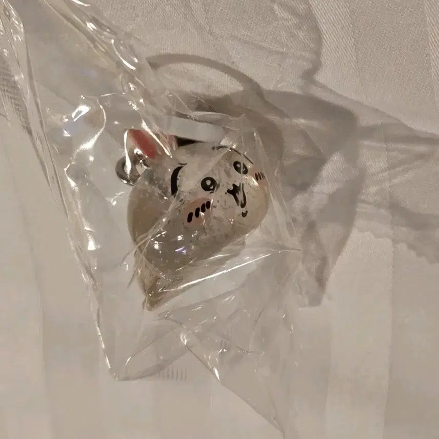 [BUNJANG] Chiikawa Park Usagi Lucky Draw Keychain (Sealed) / 치이카와파크 우사기 특전 메지루시 키링 미개봉