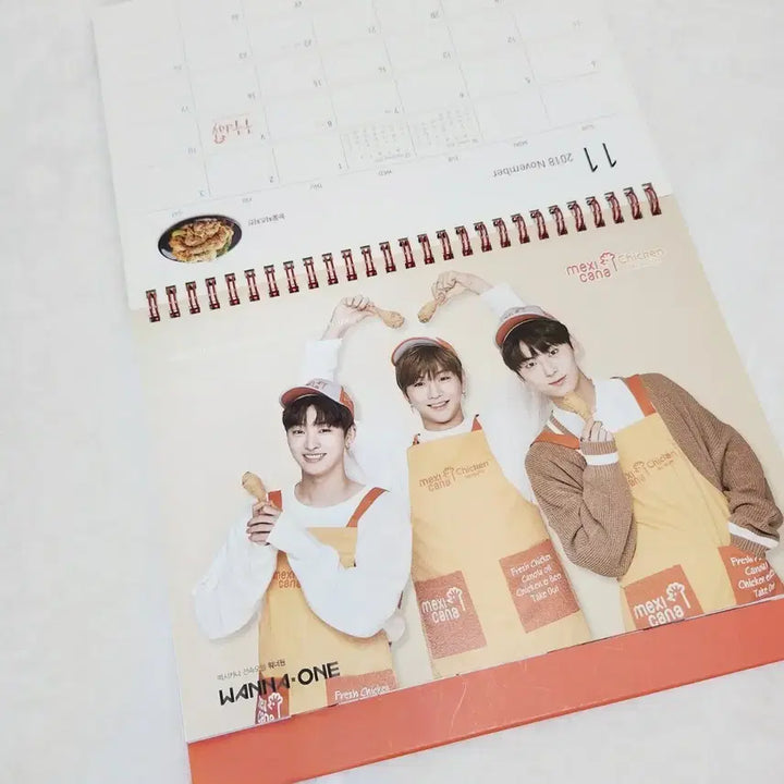 [BUNJANG] Wanna One 멕시카나치킨 Calendar / 워너원 멕시카나치킨 달력 박지훈 이대휘 황민현 박우진 옹성우 윤지성 배진영 김재환 강다니엘