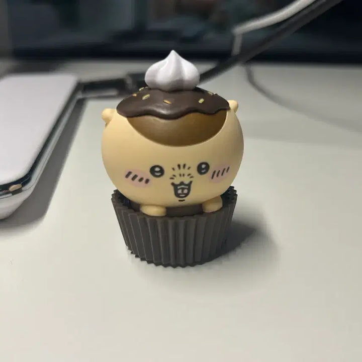[BUNJANG] Kurimanju Cupcake Figure / 쿠리만쥬 컵케이크 피규어